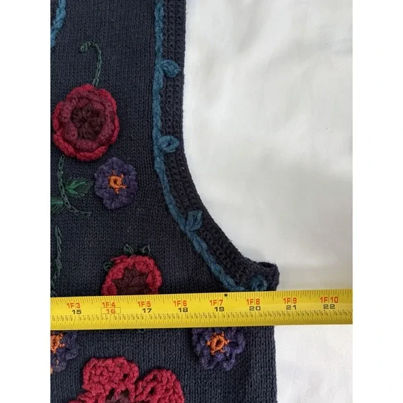 Vintage Erika Ramie Cotton Blend Crochet Floral Button Front Vest Cottagecore - Picture 3 of 6